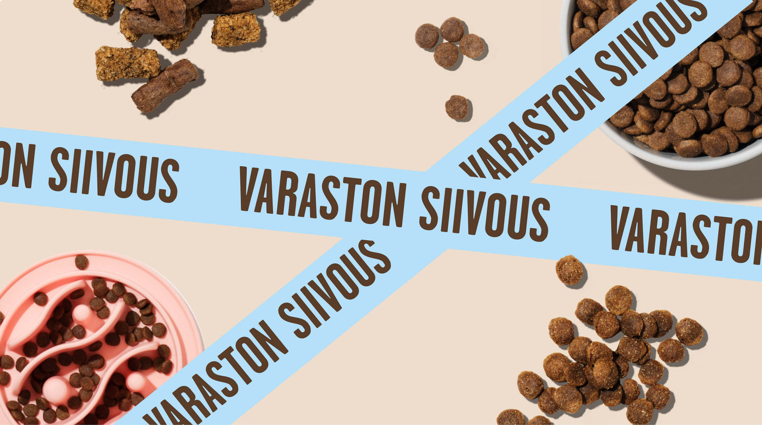 Varaston siivouksen mainosbanneri, jossa kuivaruokanappuloita irrallaan ja kupissa.